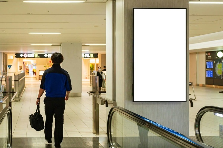 Advertisements in Airports 01 - Avyan Advertising