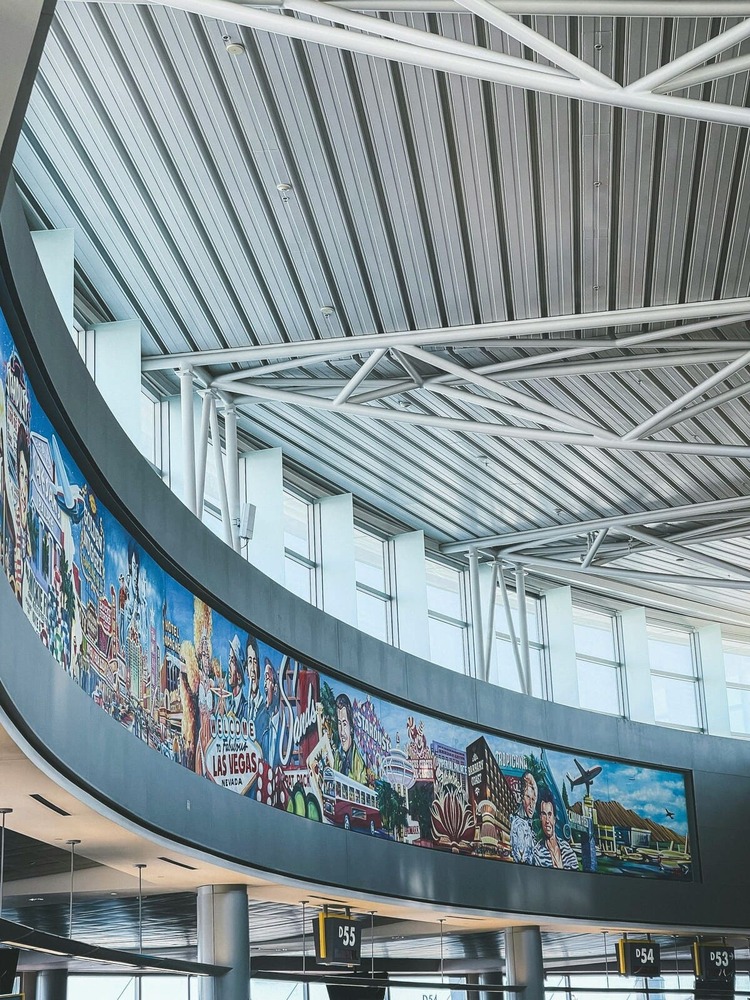 Airport Billboards vs Roadside Billboards 01 - Avyan Advertising